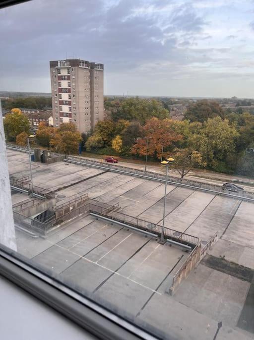 The Serviced Accommodations Харлоу Екстериор снимка